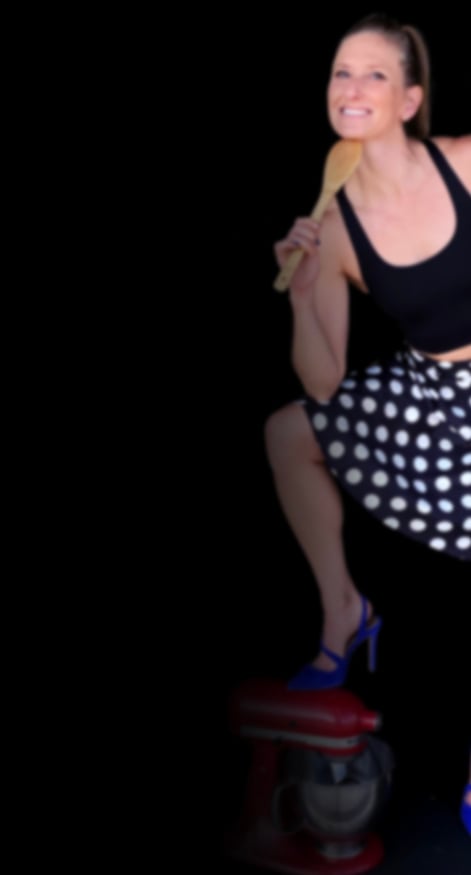 Kindal doing a kettlebell pushup